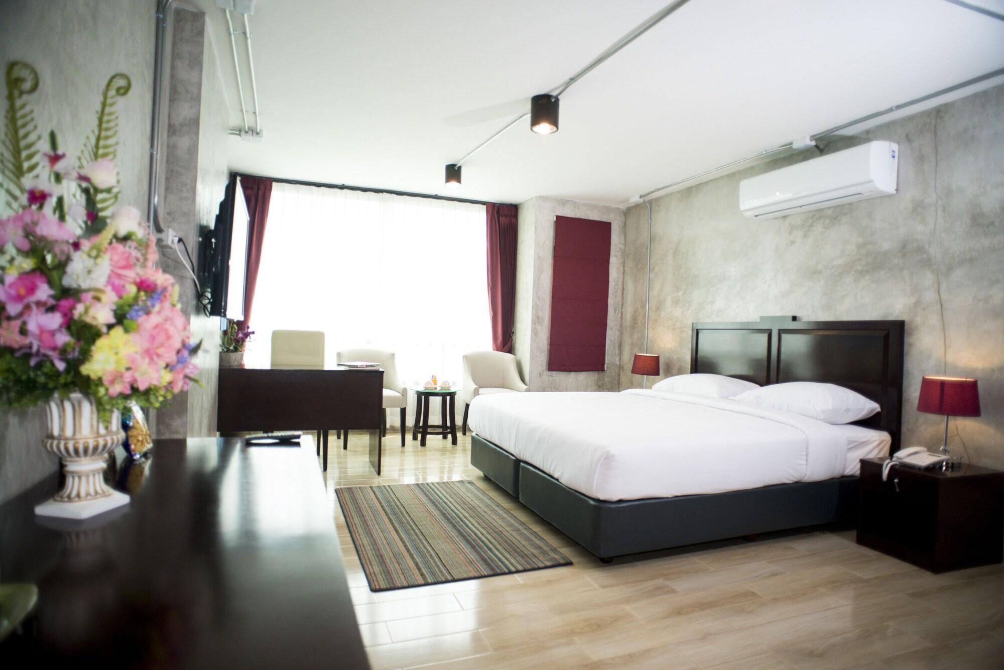 Hotel Prestige Čiang Mai Exteriér fotografie