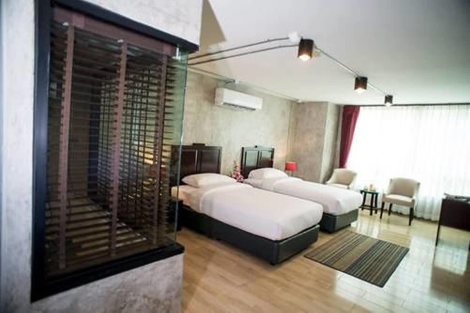 Hotel Prestige Čiang Mai Exteriér fotografie