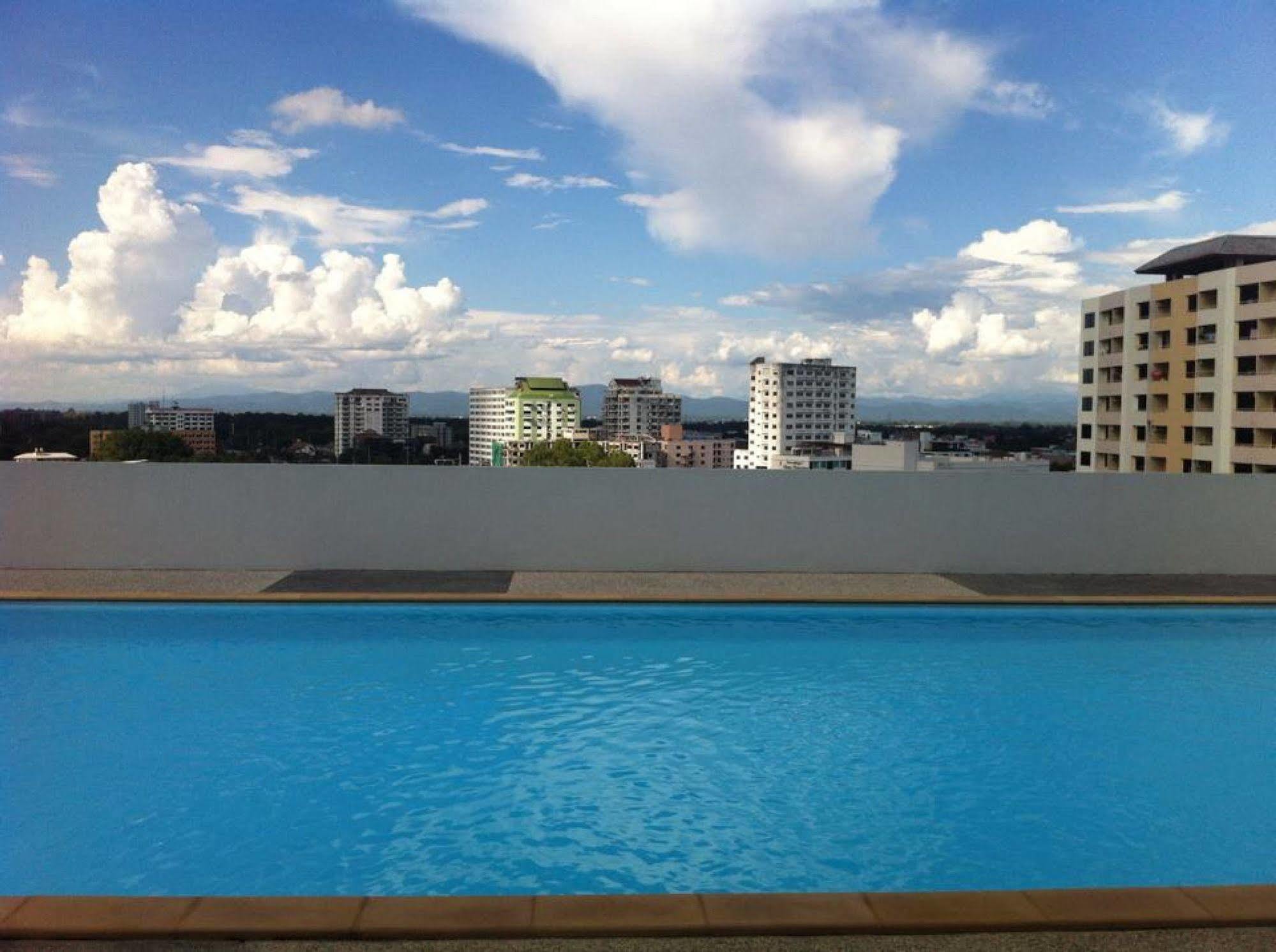 Hotel Prestige Čiang Mai Exteriér fotografie